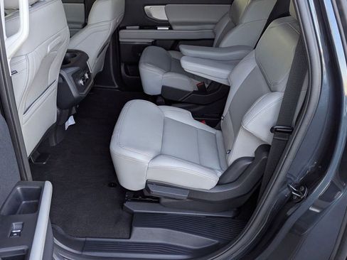 New 2025 Ford Expedition Max Active image 13