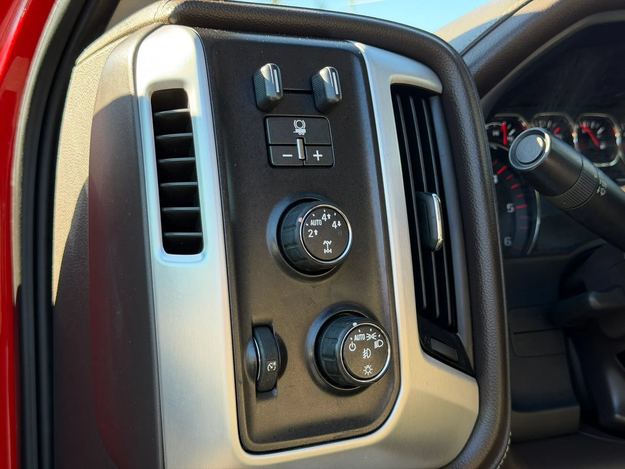 Used 2016 GMC Sierra 1500 SLT w/ SLT Premium Package AWD/4WD image 32