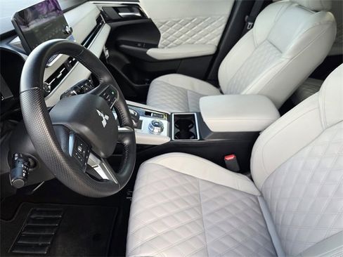 Used 2024 Mitsubishi Outlander SEL image 10
