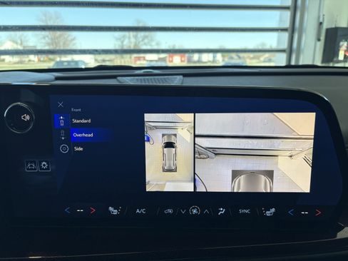 Used 2025 Chevrolet Traverse Z71 w/ Enhanced Driving Package image 17