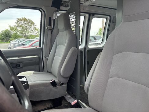 Used 2011 Ford E-250 and Econoline 250 w/ PWR Group RWD image 16