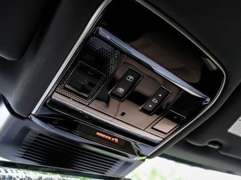 New 2026 Land Rover Range Rover Sport Dynamic SE AWD/4WD image 33