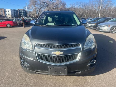 Used 2017 Chevrolet Equinox Premier w/ Enhanced Convenience Package image 2