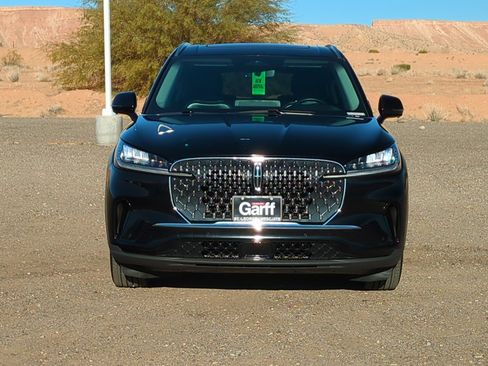 Used 2025 Lincoln Aviator 2WD image 9