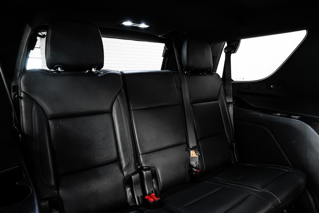 Used 2022 Chevrolet Tahoe Z71 w/ Luxury Package AWD/4WD image 35