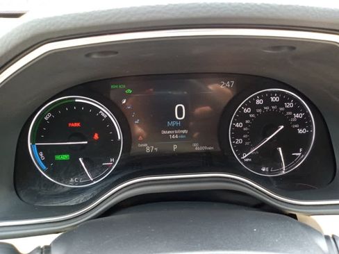 Used 2021 Toyota Avalon XLE FWD image 15