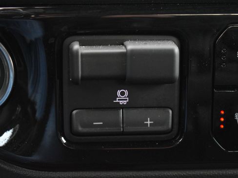 Used 2025 Chevrolet Silverado 2500 LT w/ All Star Edition image 29