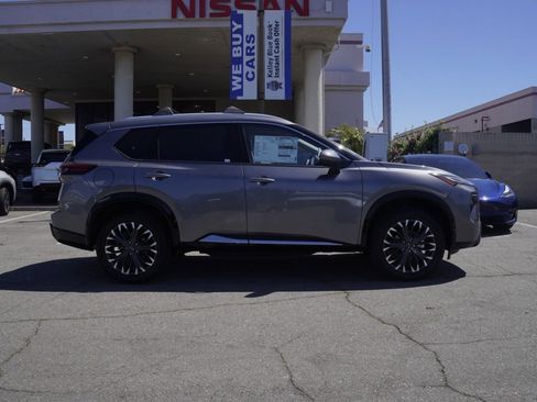 New 2026 Nissan Rogue Platinum AWD/4WD image 3