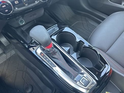 New 2026 Chevrolet Trax RS w/ Sunroof Package image 21