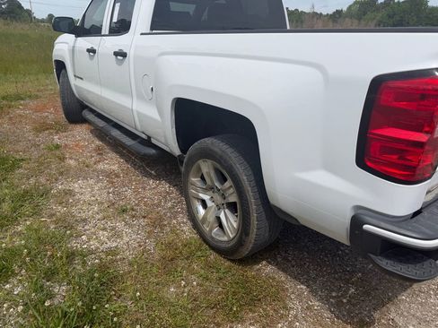 Used 2018 Chevrolet Silverado 1500 Custom w/ Custom Value Package image 1