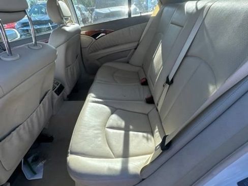 Used 2005 Mercedes-Benz E 500 4MATIC Sedan image 20