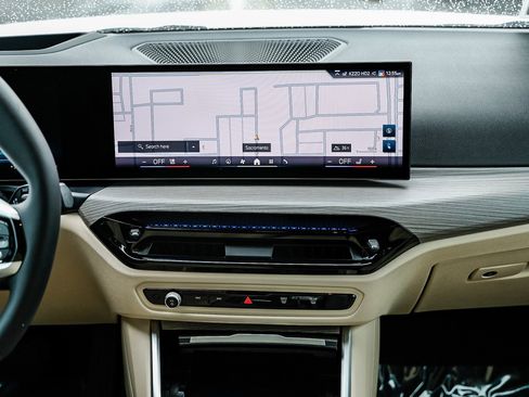 Used 2025 BMW i4 eDrive40 w/ Premium Package image 11