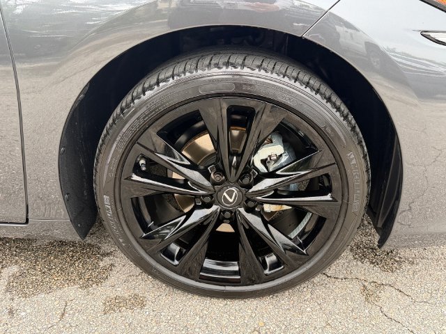 Used 2025 Lexus ES 350 F Sport w/ Accessory Package (Z1) FWD image 18