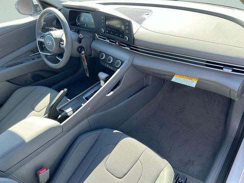 New 2026 Hyundai Elantra SE image 16