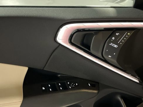 Used 2025 BMW X3 xDrive30i w/ Premium Package image 13