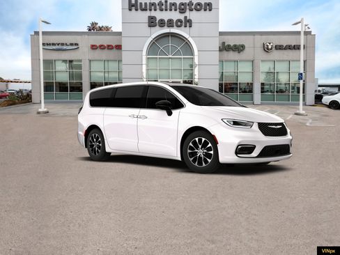 New 2026 Chrysler Pacifica Select image 11