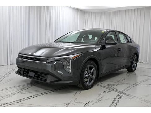 New 2026 Kia K4 FWD image 4