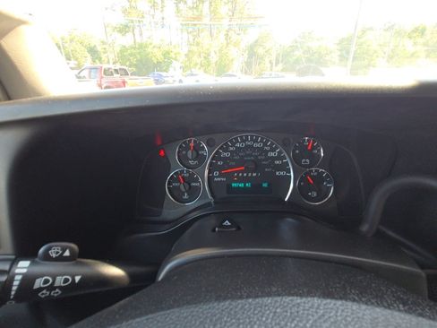 Used 2022 Chevrolet Express 2500 w/ Driver Convenience Package RWD image 22