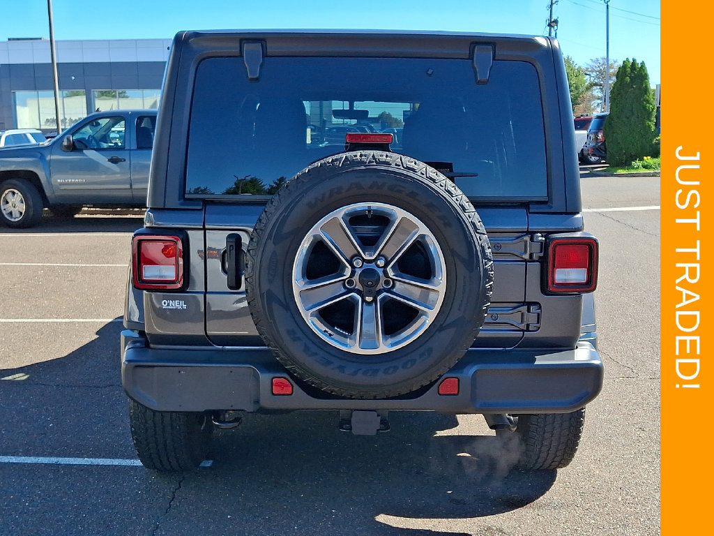 Used 2022 Jeep Wrangler Unlimited Sahara w/ Cold Weather Group AWD/4WD image 5