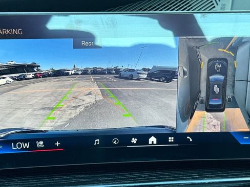 New 2025 BMW 740i image 24