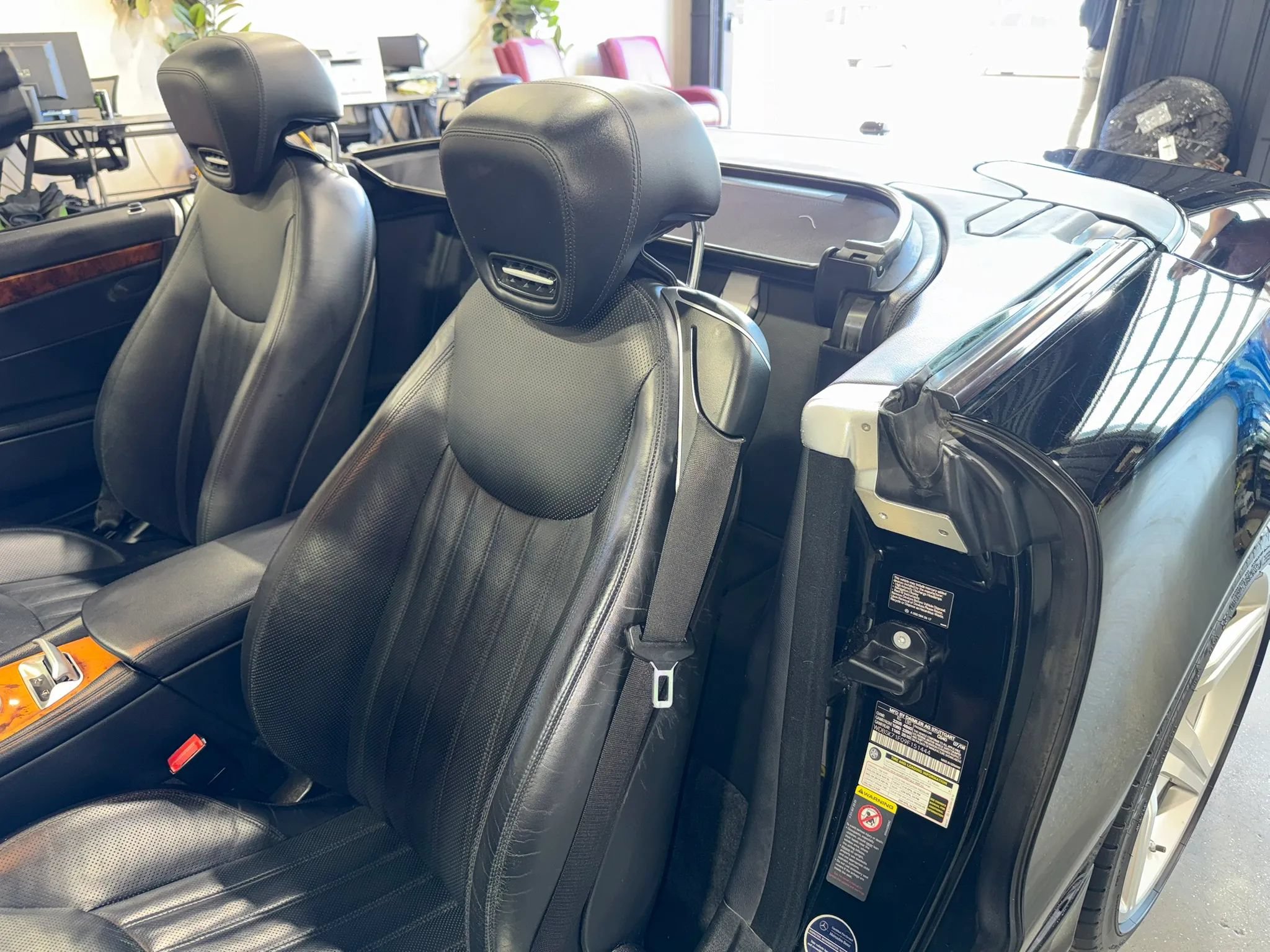 Used 2009 Mercedes-Benz SL 550 image 24