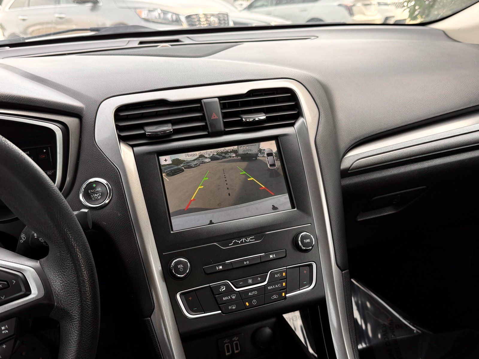 Used 2019 Ford Fusion SE FWD image 30