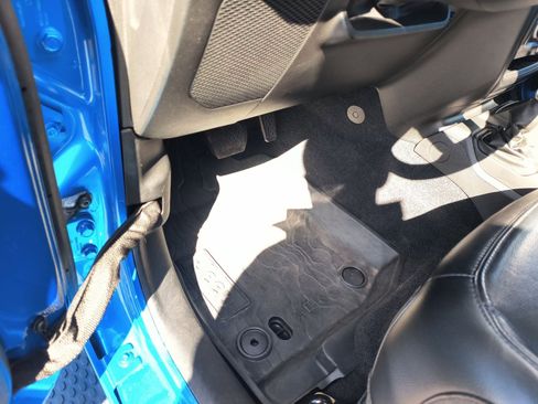 Used 2023 Jeep Wrangler Unlimited Sahara image 32