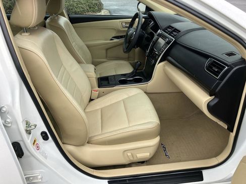 Used 2017 Toyota Camry XLE image 30