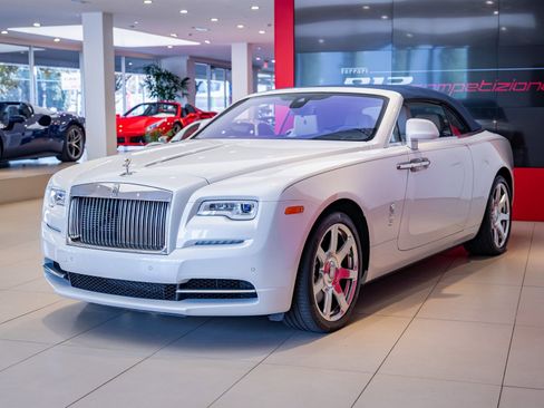 Used 2018 Rolls-Royce Dawn image 31