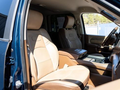 Used 2019 RAM 2500 Limited image 38