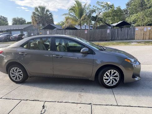 Used 2019 Toyota Corolla LE FWD image 9