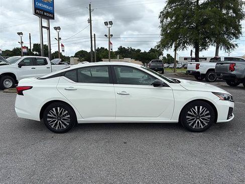 Used 2025 Nissan Altima 2.5 SV FWD image 4