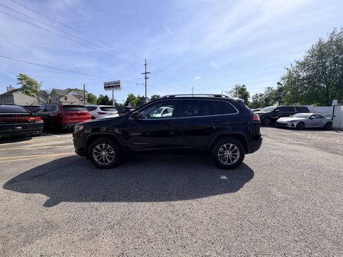Used 2019 Jeep Cherokee Latitude Plus w/ Cold Weather Group AWD/4WD image 32