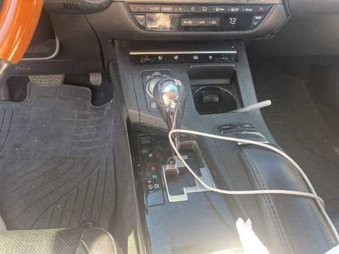 Used 2014 Lexus ES 300h w/ Luxury Package w/Bamboo Trim FWD image 19