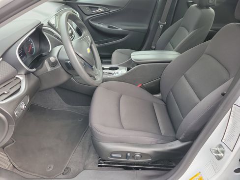 Used 2024 Chevrolet Malibu LT image 4