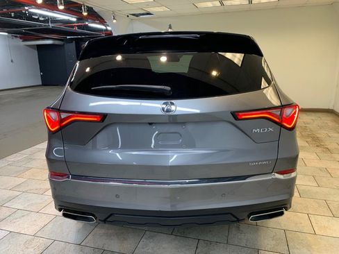 Used 2023 Acura MDX SH-AWD w/ Technology Package image 9