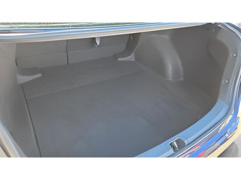 Used 2022 Toyota Corolla LE image 15