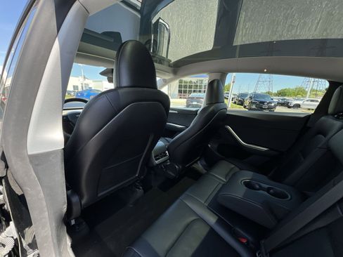 Used 2023 Tesla Model Y Long Range AWD/4WD image 27