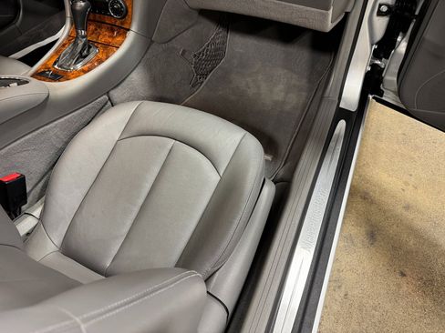 Used 2008 Mercedes-Benz CLK 350 Cabriolet image 35