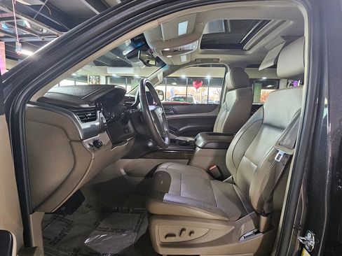 Used 2018 Chevrolet Suburban LT image 36