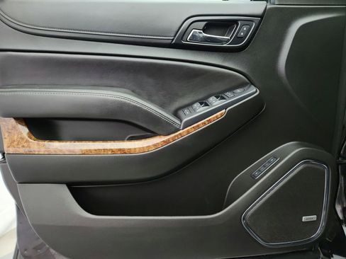 Used 2019 Chevrolet Suburban Premier image 31