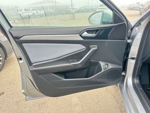 Used 2025 Volkswagen Jetta SE image 20