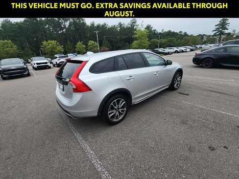 Used 2017 Volvo V60 T5 Cross Country w/ Convenience Package AWD/4WD image 9