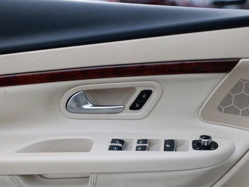 Used 2012 Volkswagen Eos Executive image 45