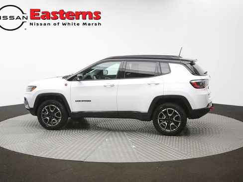 Used 2025 Jeep Compass Trailhawk w/ Trailer Tow Group AWD/4WD image 59