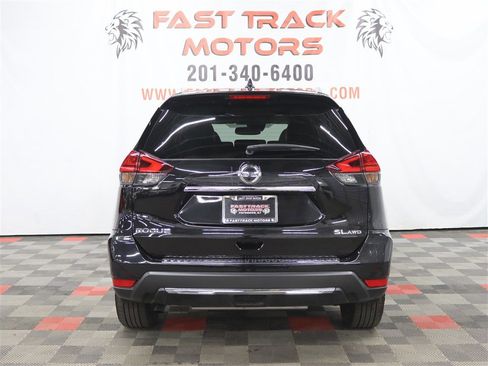 Used 2017 Nissan Rogue SL w/ SL Premium Package image 5