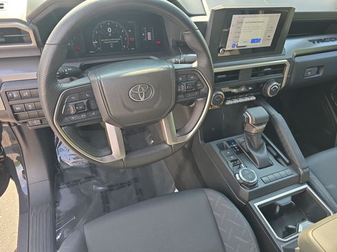 Used 2024 Toyota Tacoma SR5 w/ SR5 Upgrade Package AWD/4WD image 16