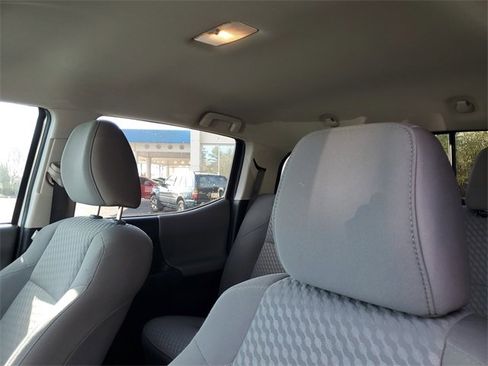 Used 2022 Toyota Tacoma 2WD Double Cab image 16
