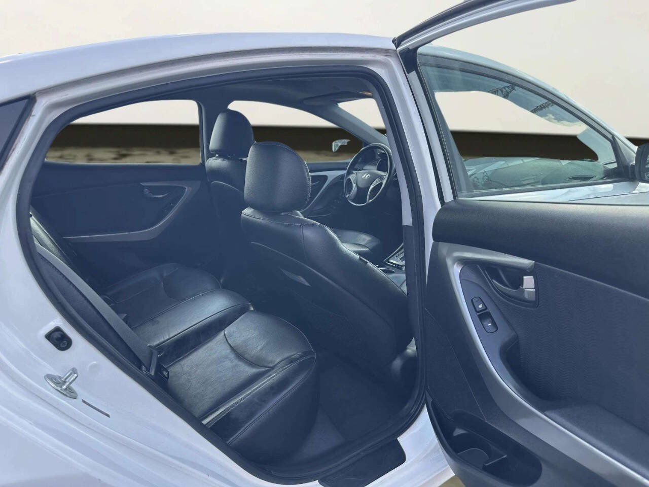 Used 2013 Hyundai Elantra Limited w/ Technology Pkg FWD image 16