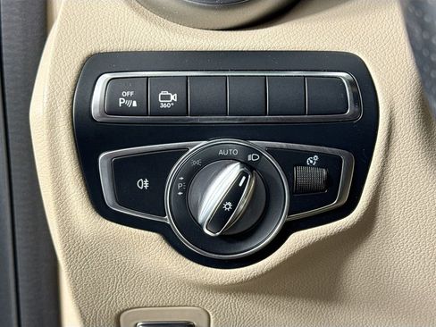 Used 2018 Mercedes-Benz GLC 300 4MATIC image 10